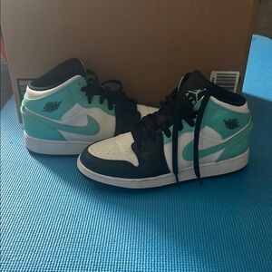 Jordan Kids Sneakers in Teal and Black